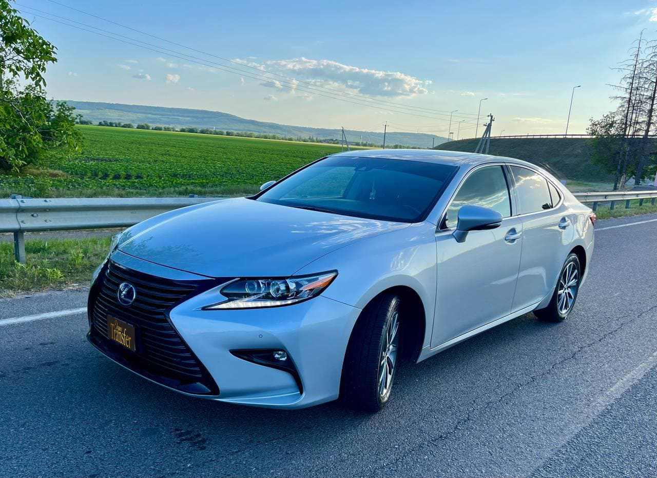 Lexus ES Exterior