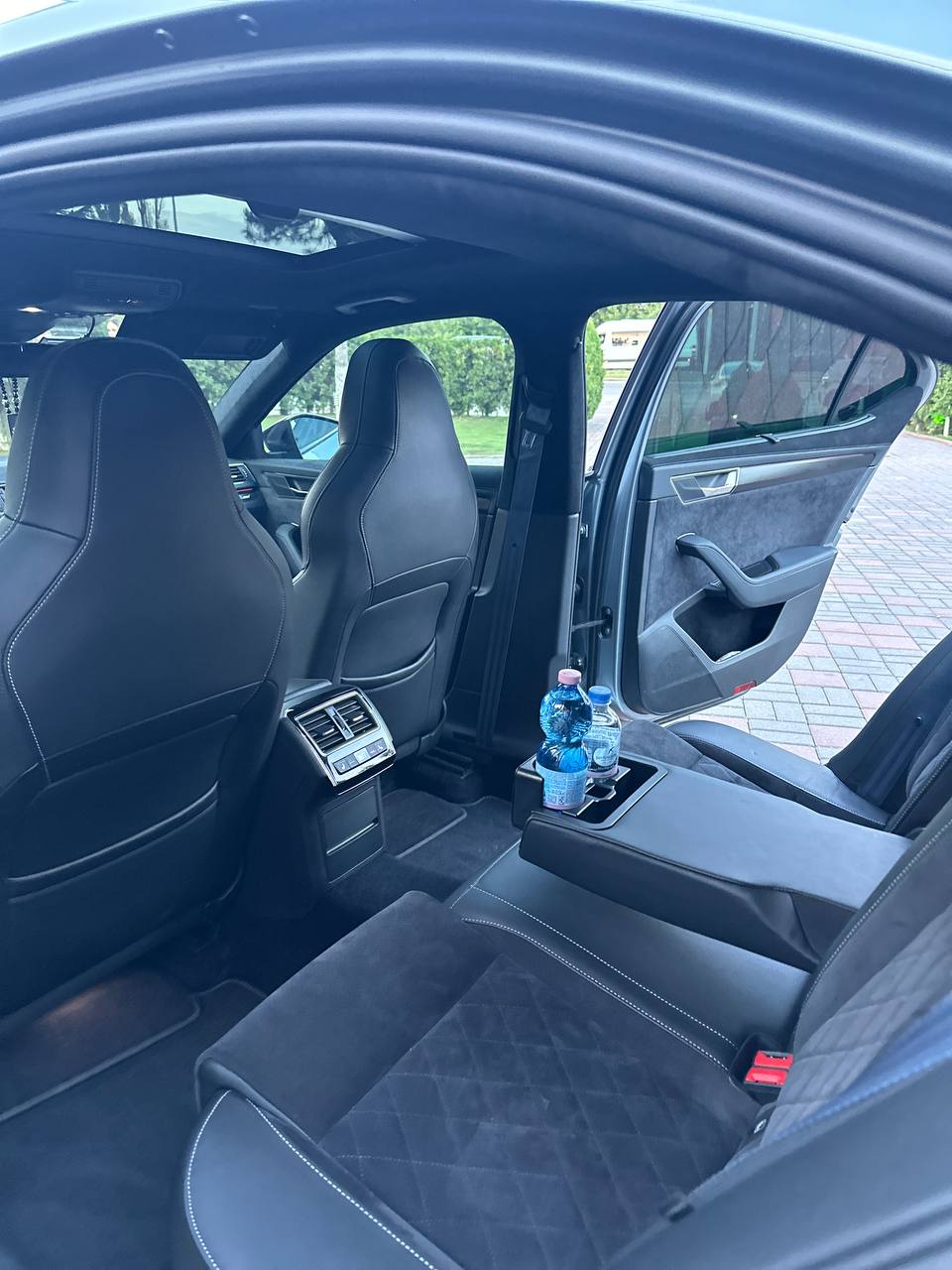 Lincoln Continental Interior