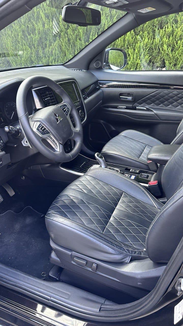 Mitsubishi Interior